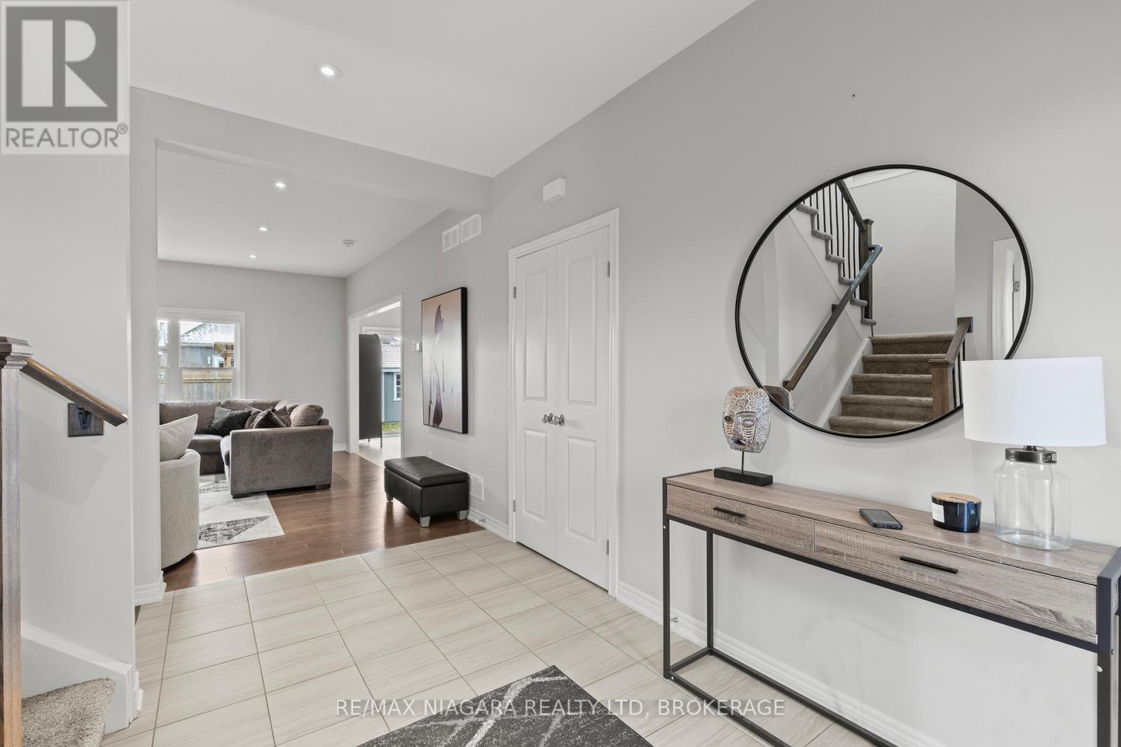 3 Summerhayes Drive, Niagara-On-The-Lake, Ontario  L0S 1J0 - Photo 6 - X12606134