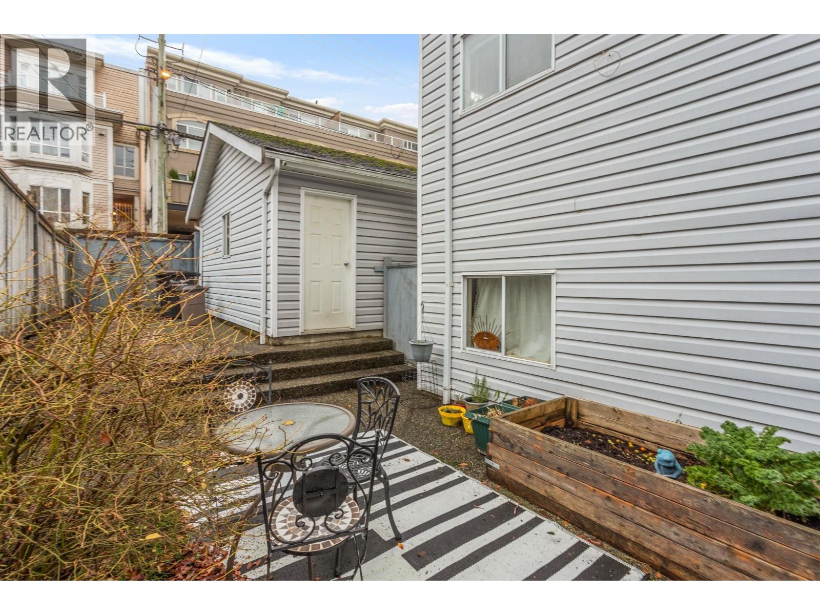 2586 W 8th Avenue, Vancouver, British Columbia  V6K 2B4 - Photo 23 - R3072510