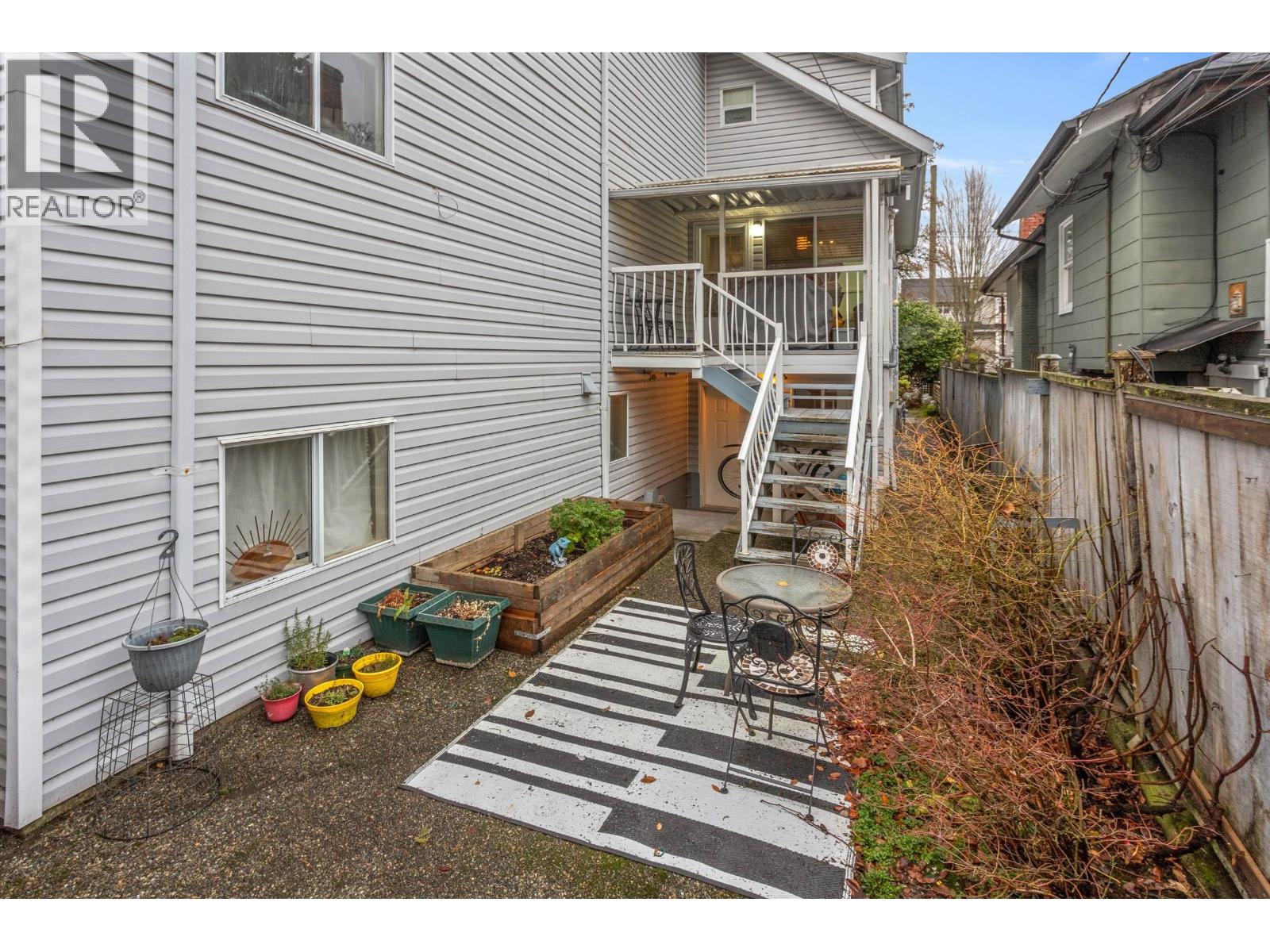 2586 W 8th Avenue, Vancouver, British Columbia  V6K 2B4 - Photo 24 - R3072510