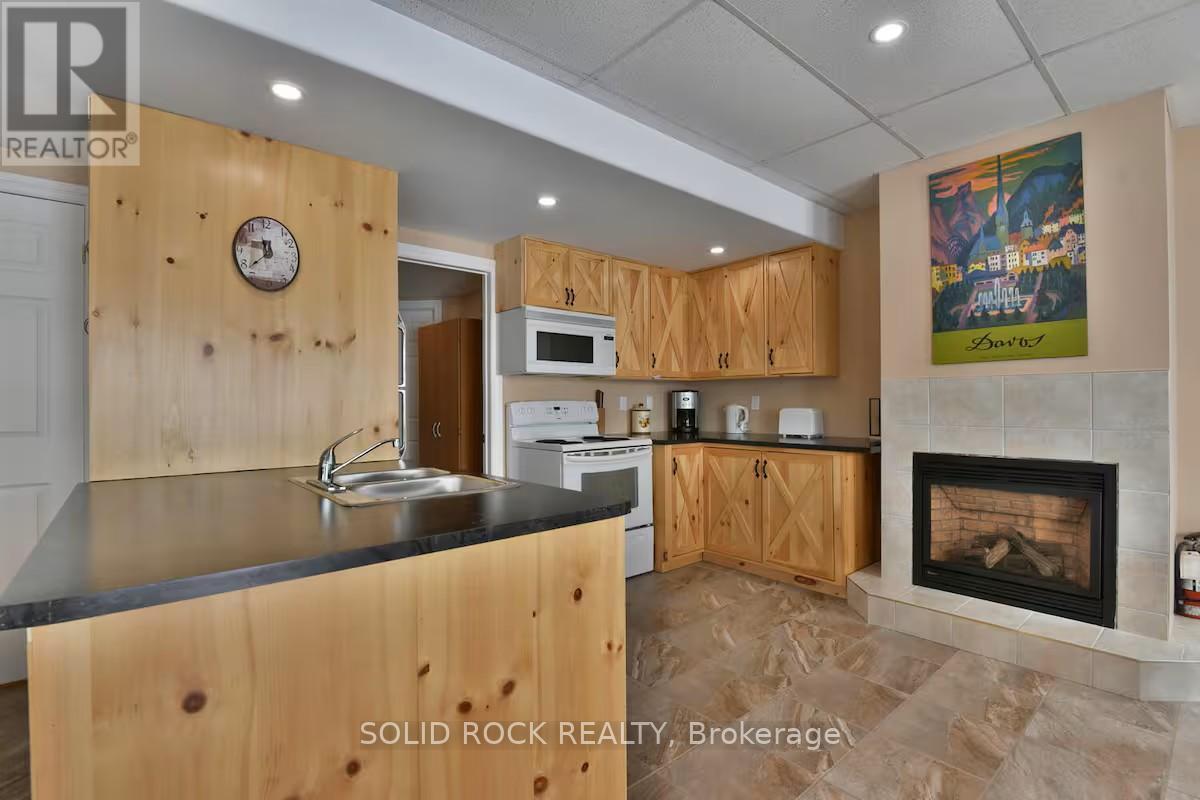 5 Shoreline Road, Edwardsburgh/cardinal, Ontario  K0E 1T1 - Photo 12 - X12606096