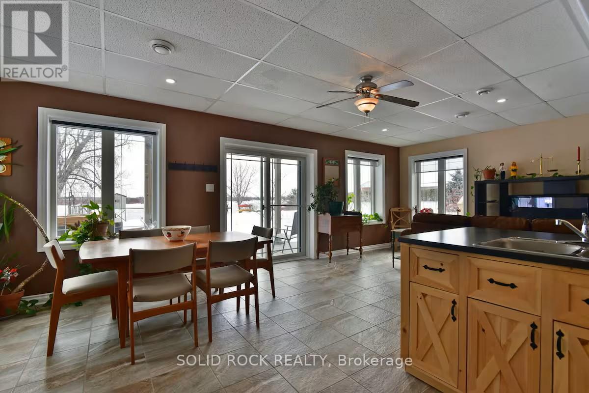 5 Shoreline Road, Edwardsburgh/cardinal, Ontario  K0E 1T1 - Photo 15 - X12606096