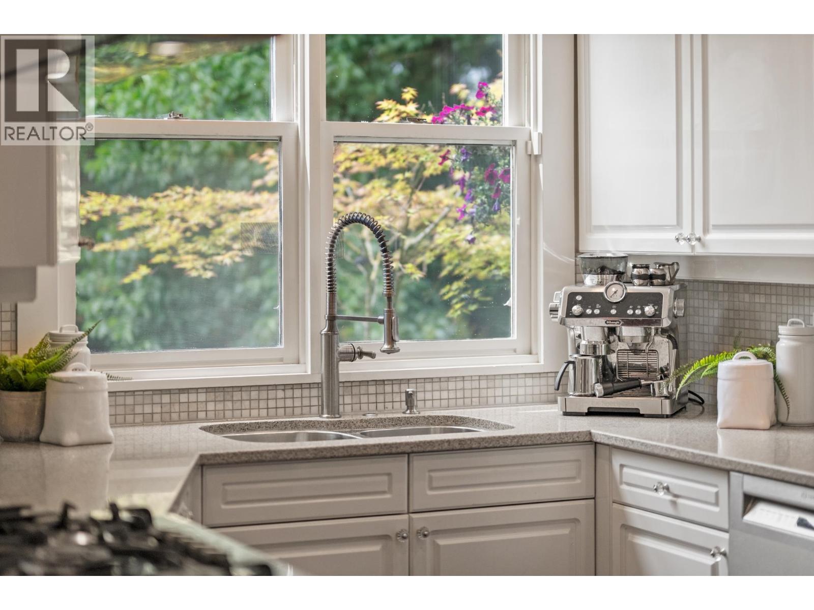 922 Fifth Street, New Westminster, British Columbia  V3L 2Y4 - Photo 11 - R3072515