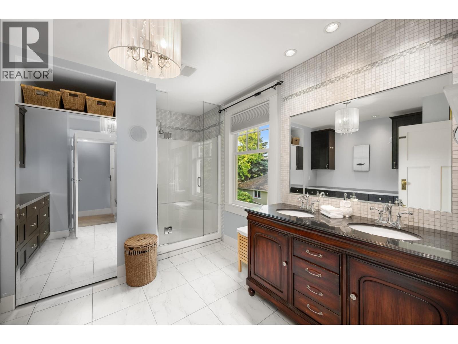 922 Fifth Street, New Westminster, British Columbia  V3L 2Y4 - Photo 25 - R3072515