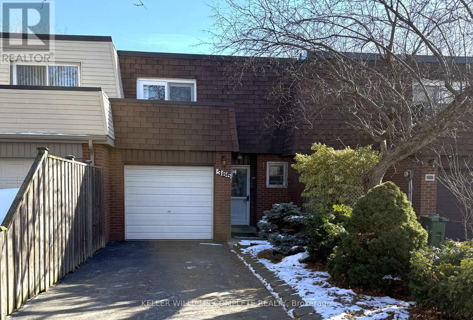 <div class="slider-price">$499,800</div><p>365 Cochrane Road, Hamilton, Ontario</p>