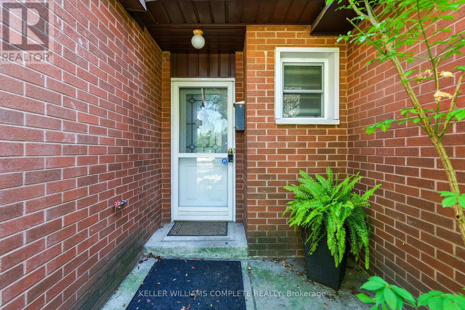 365 Cochrane Road, Hamilton, Ontario  L8K 6C2 - Photo 3 - X12435751