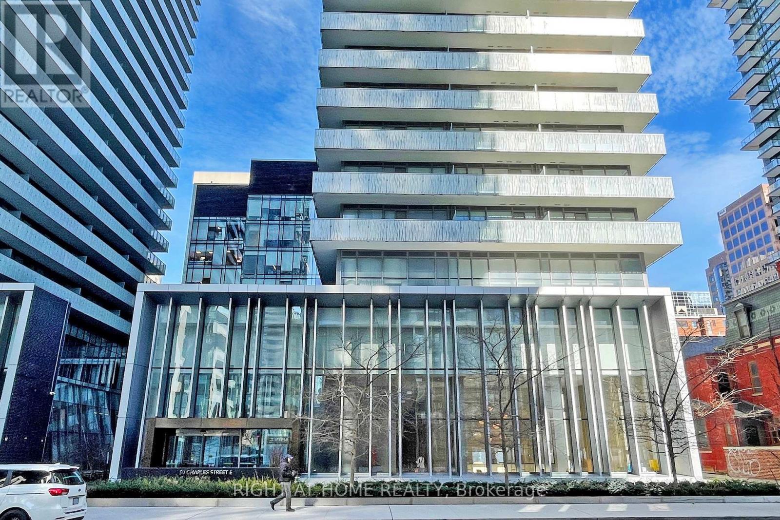 3906 - 50 Charles Street E, Toronto, Ontario  M4Y 0C3 - Photo 2 - C12606080