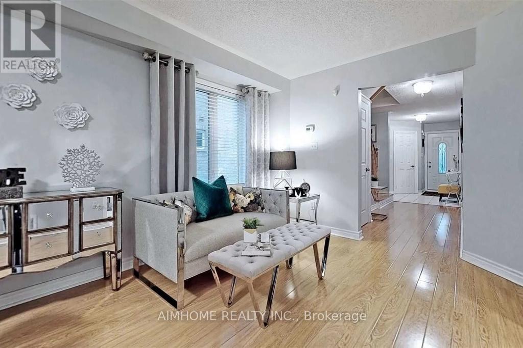 19 Hubbell Drive, Whitby, Ontario  L1R 2Y5 - Photo 5 - E12606072