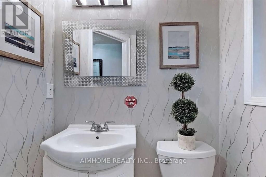 19 Hubbell Drive, Whitby, Ontario  L1R 2Y5 - Photo 6 - E12606072