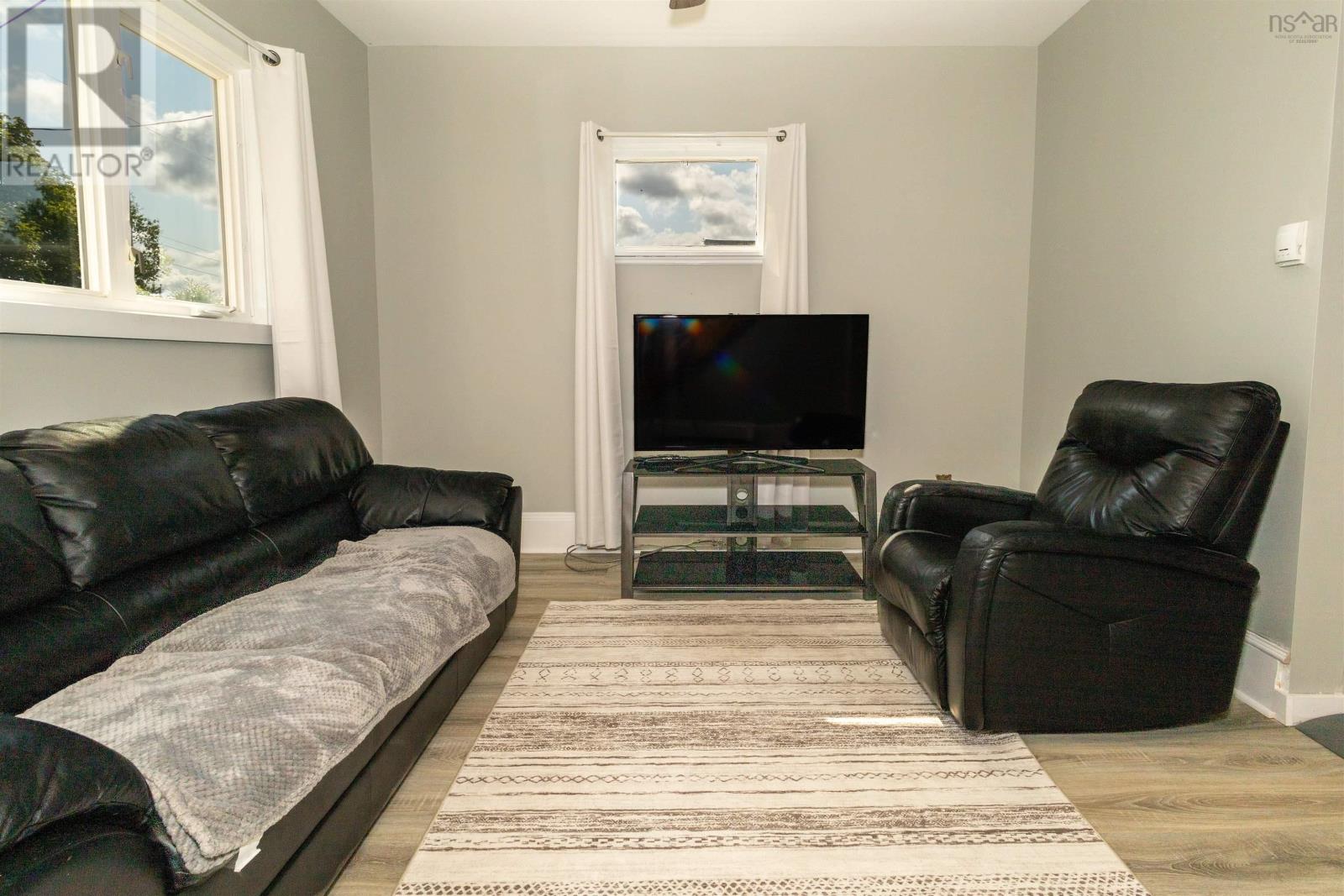 192-194 Gatacre Street, Sydney, Nova Scotia  B1N 1Z2 - Photo 4 - 202522640