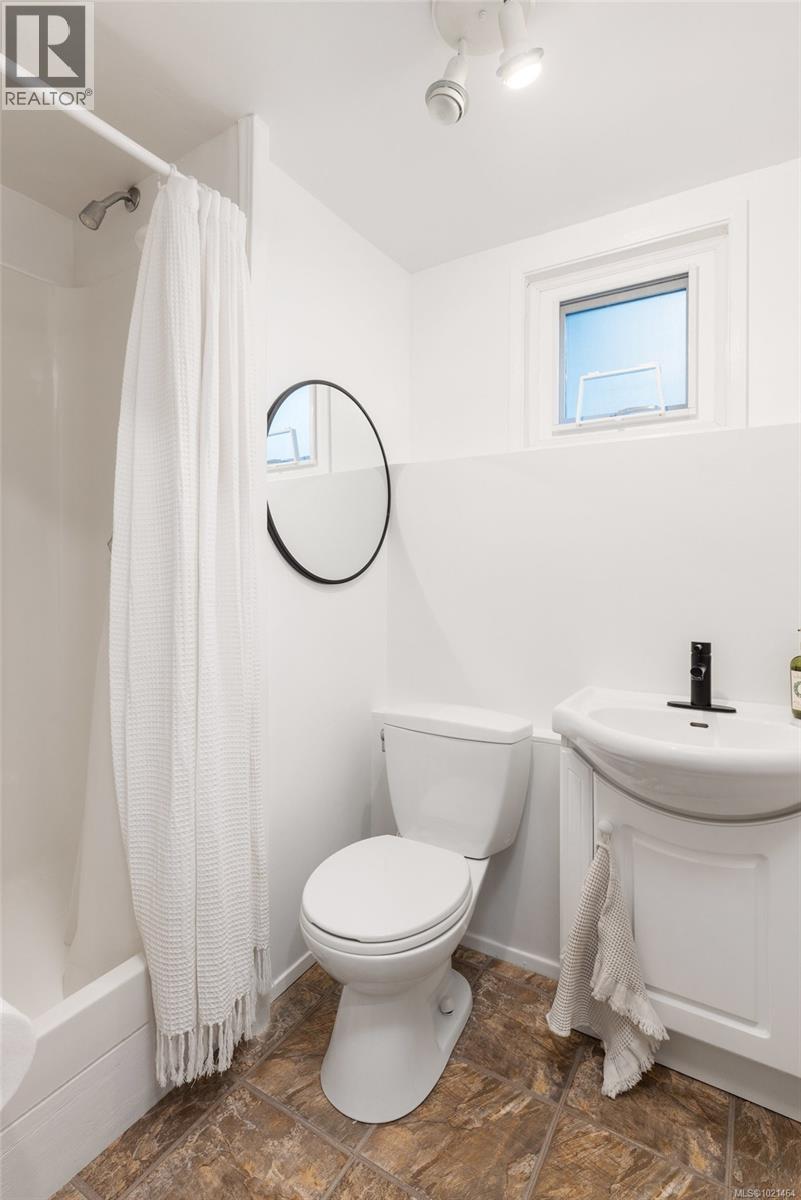 492 Meredith Cres, Saanich, British Columbia  V8Z 1Z3 - Photo 16 - 1021464