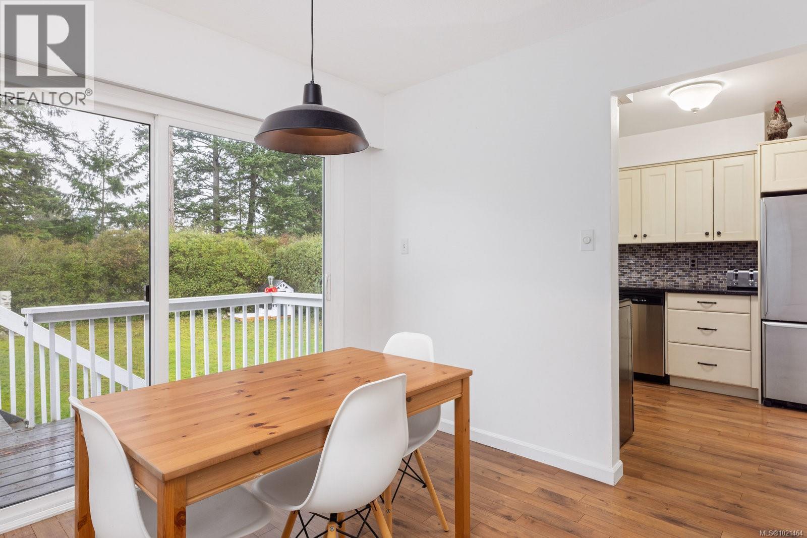 492 Meredith Cres, Saanich, British Columbia  V8Z 1Z3 - Photo 7 - 1021464