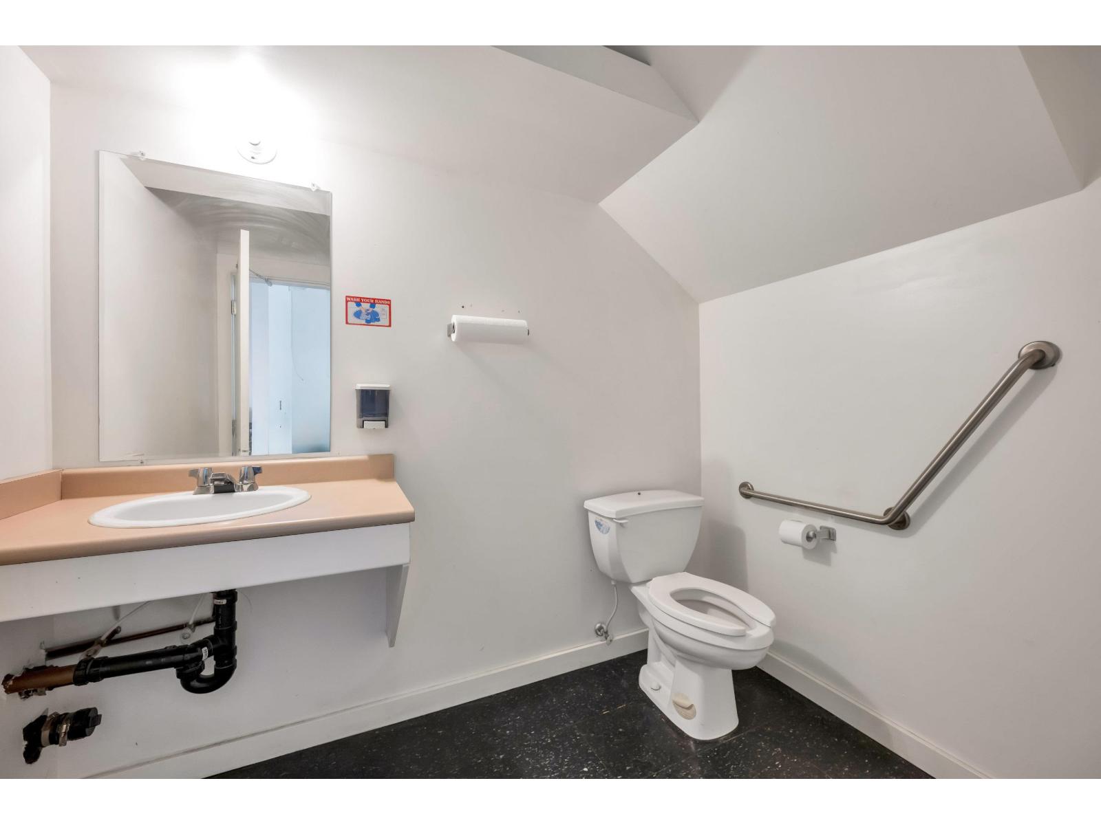 303 17750 65a Avenue, Surrey, British Columbia  V3S 5N4 - Photo 27 - C8070595