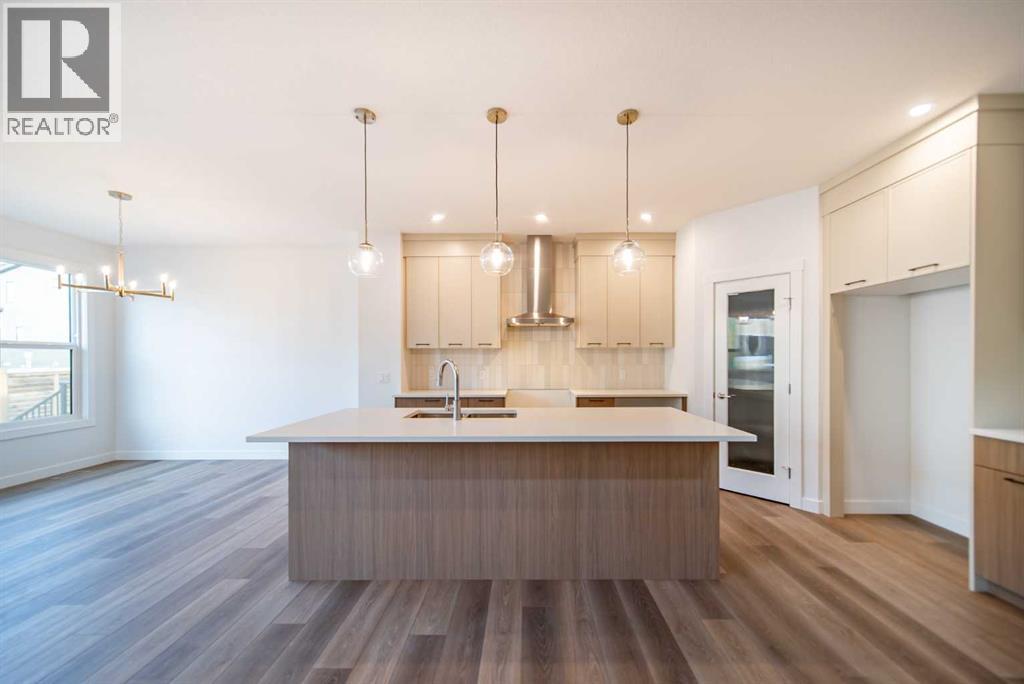 73 Royston Grove Nw, Calgary, Alberta  T3L 0M3 - Photo 9 - A2268758