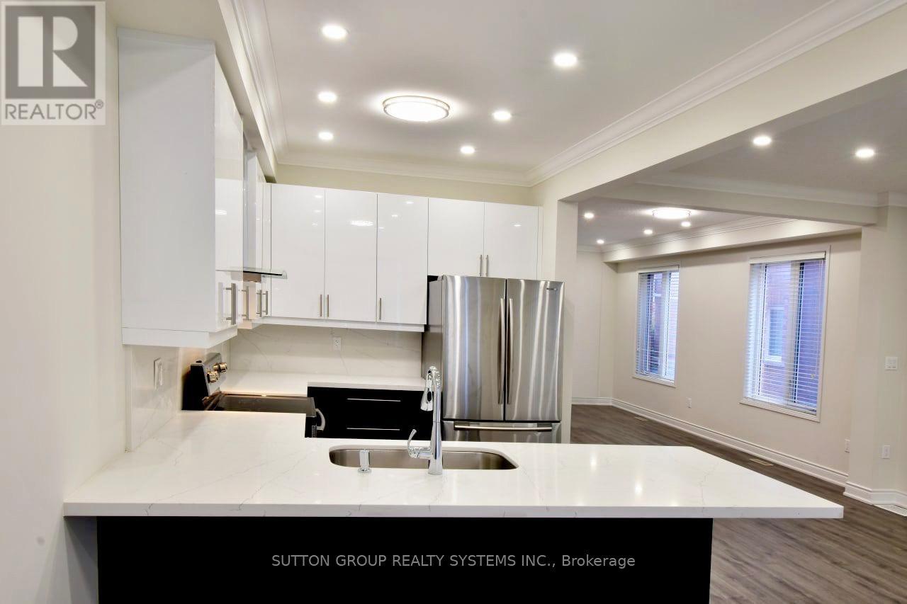 107 Laramie Crescent, Vaughan, Ontario  L6A 0P8 - Photo 14 - N12606074