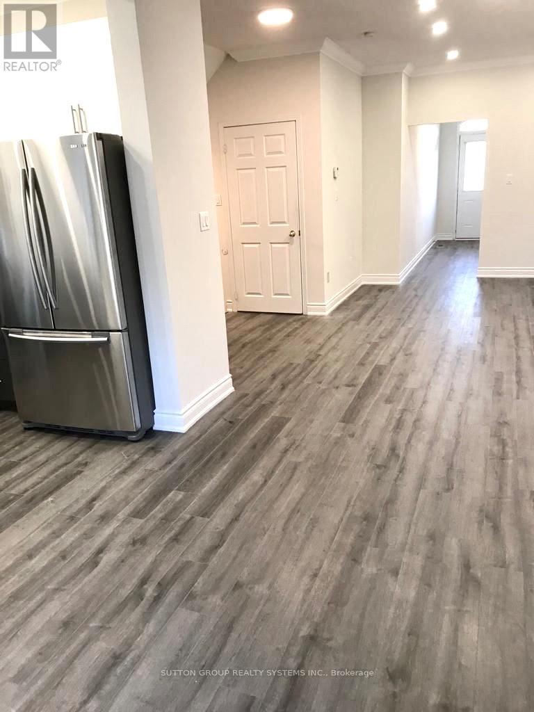 107 Laramie Crescent, Vaughan, Ontario  L6A 0P8 - Photo 6 - N12606074