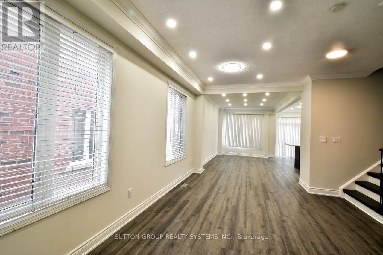 107 Laramie Crescent, Vaughan, Ontario  L6A 0P8 - Photo 8 - N12606074