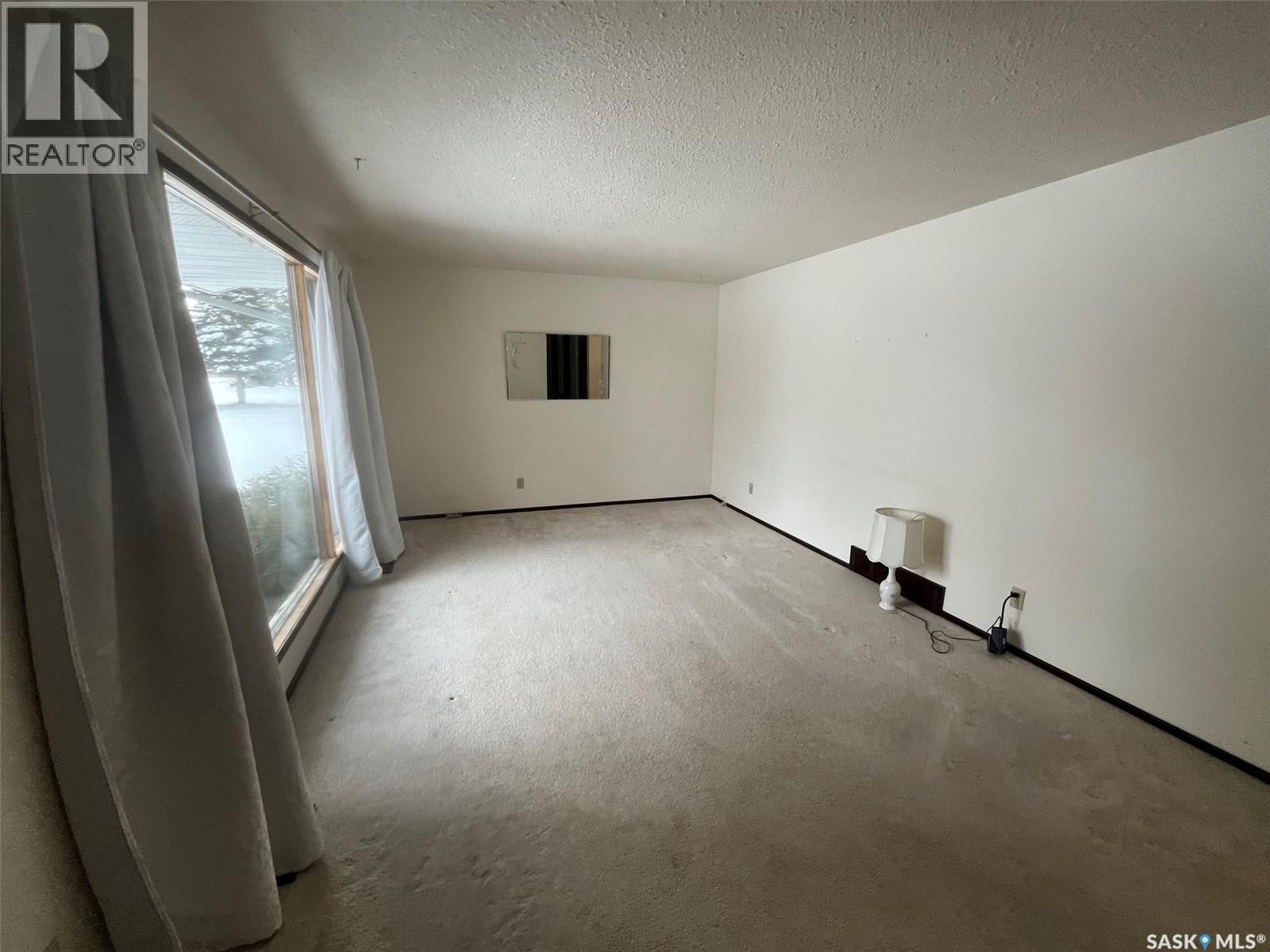 403 Cedar Avenue, Buckland Rm No. 491, Saskatchewan  S6V 5R3 - Photo 10 - SK025262