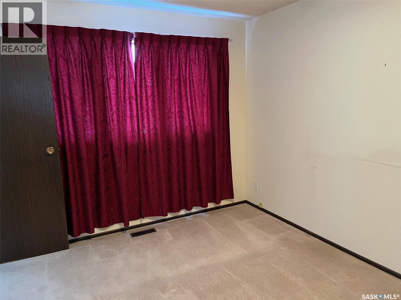 403 Cedar Avenue, Buckland Rm No. 491, Saskatchewan  S6V 5R3 - Photo 12 - SK025262