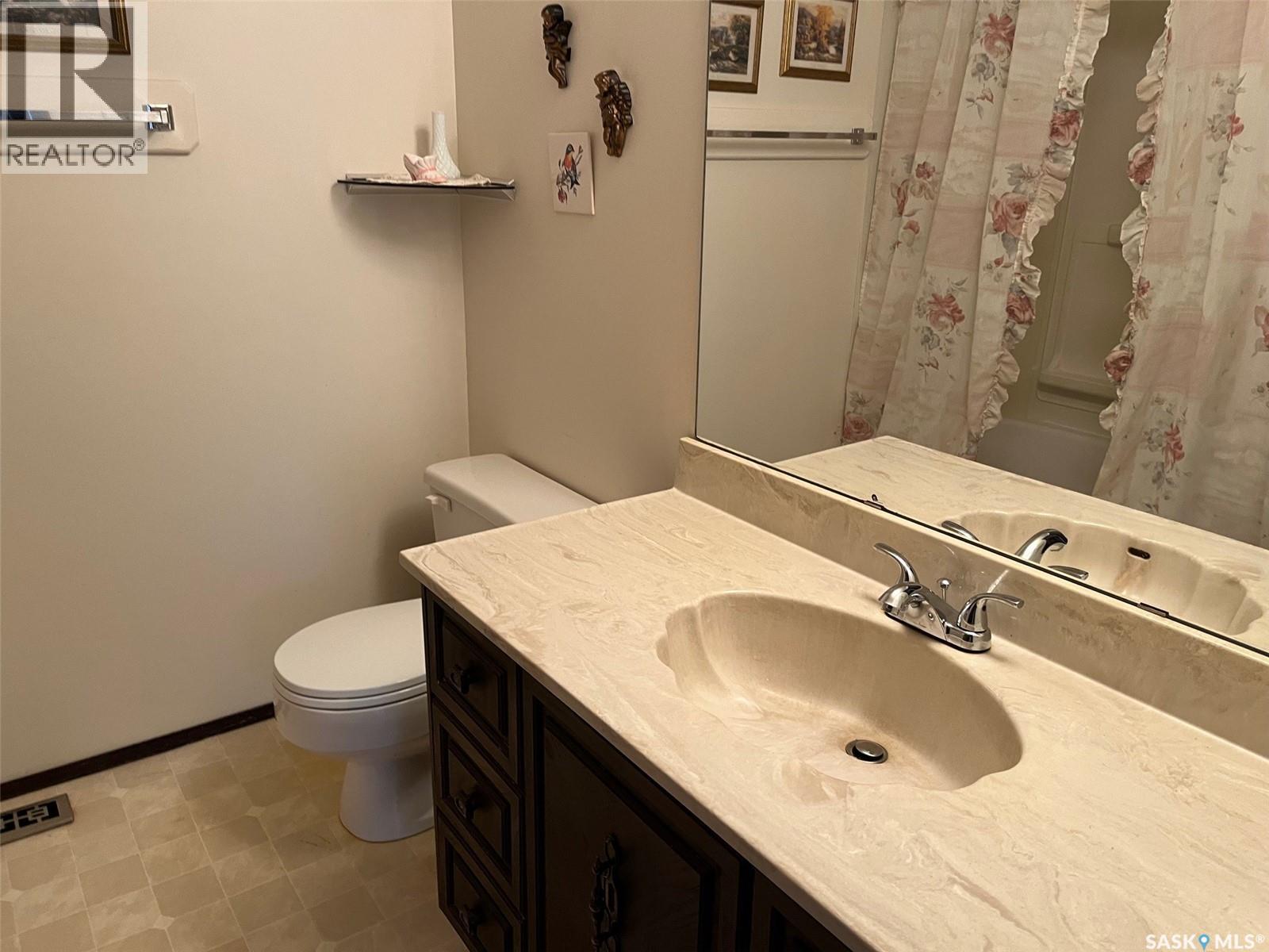 403 Cedar Avenue, Buckland Rm No. 491, Saskatchewan  S6V 5R3 - Photo 20 - SK025262