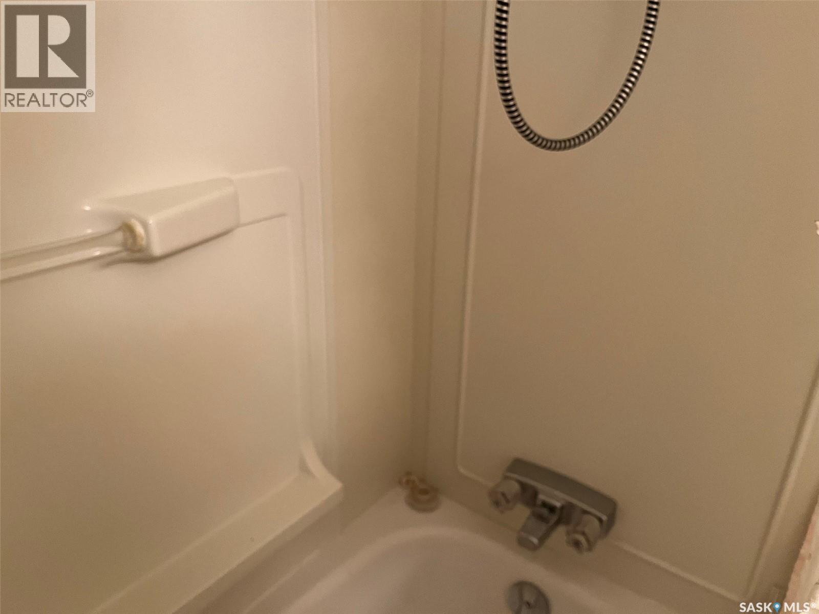 403 Cedar Avenue, Buckland Rm No. 491, Saskatchewan  S6V 5R3 - Photo 21 - SK025262