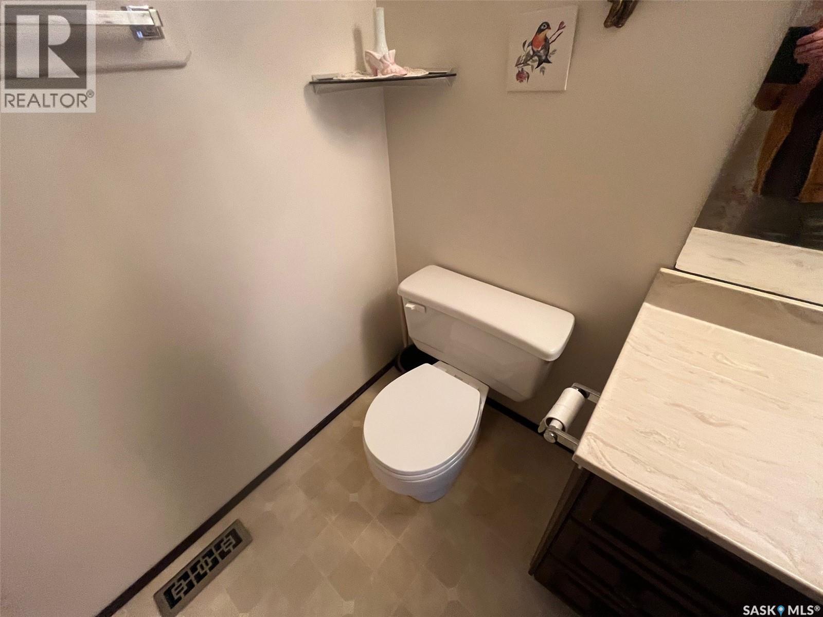 403 Cedar Avenue, Buckland Rm No. 491, Saskatchewan  S6V 5R3 - Photo 23 - SK025262