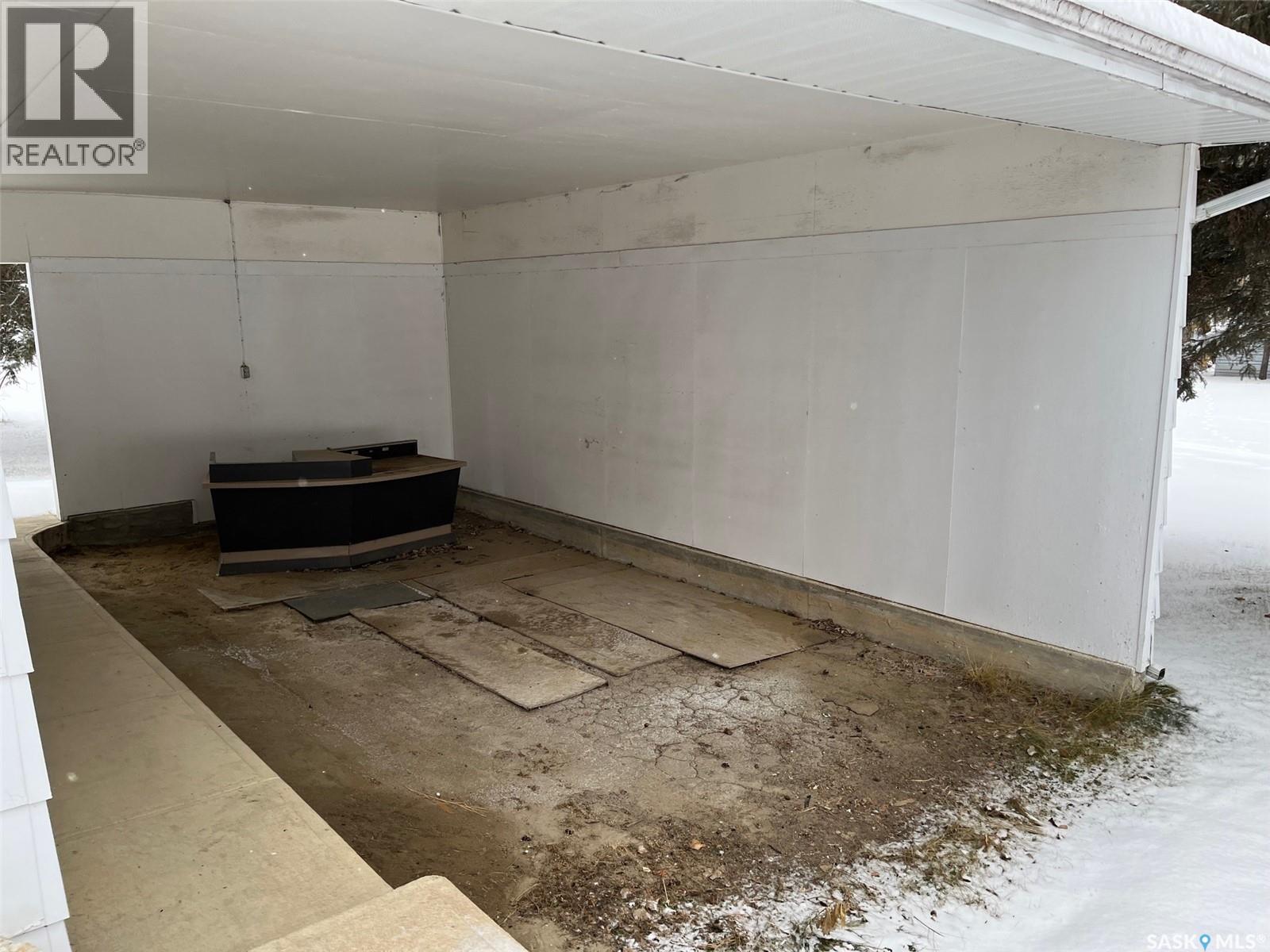 403 Cedar Avenue, Buckland Rm No. 491, Saskatchewan  S6V 5R3 - Photo 3 - SK025262