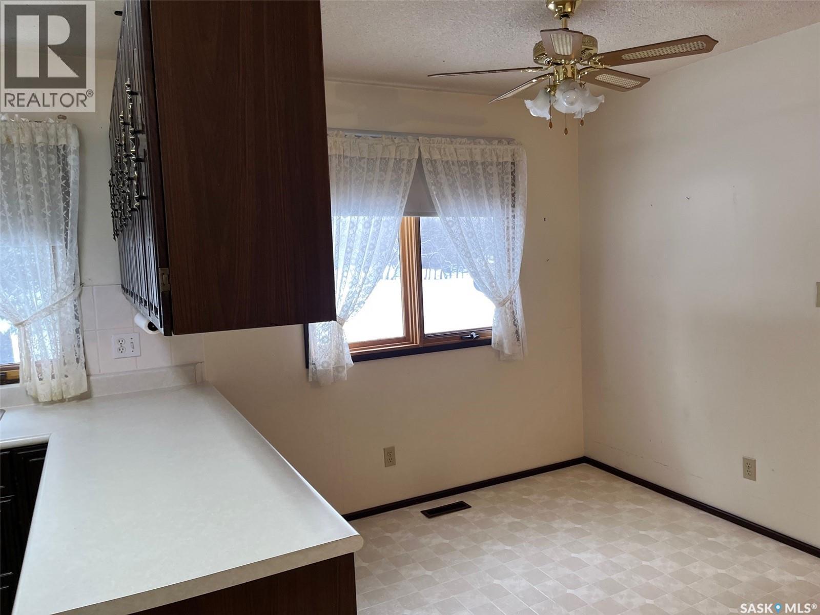 403 Cedar Avenue, Buckland Rm No. 491, Saskatchewan  S6V 5R3 - Photo 6 - SK025262