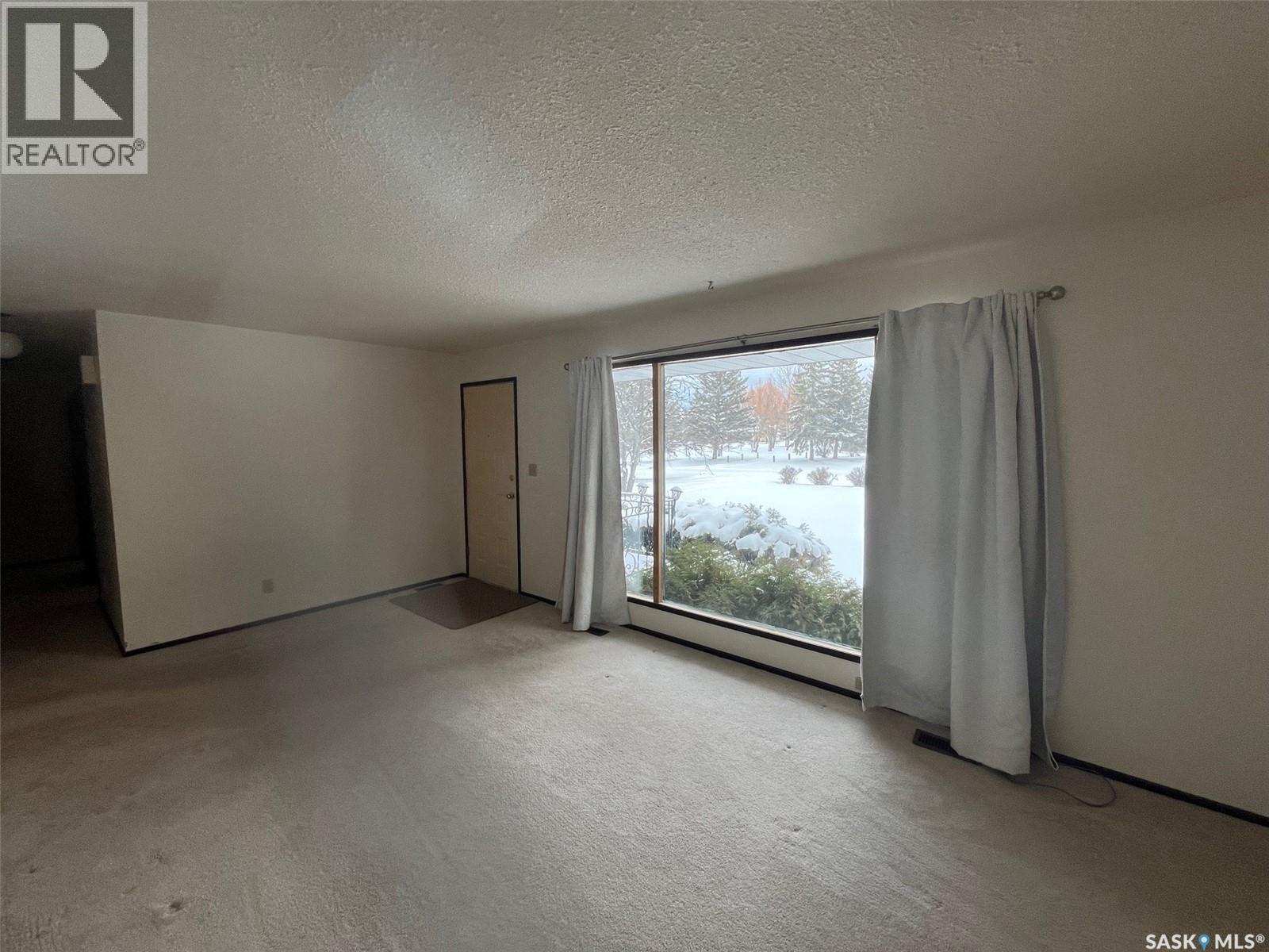 403 Cedar Avenue, Buckland Rm No. 491, Saskatchewan  S6V 5R3 - Photo 8 - SK025262