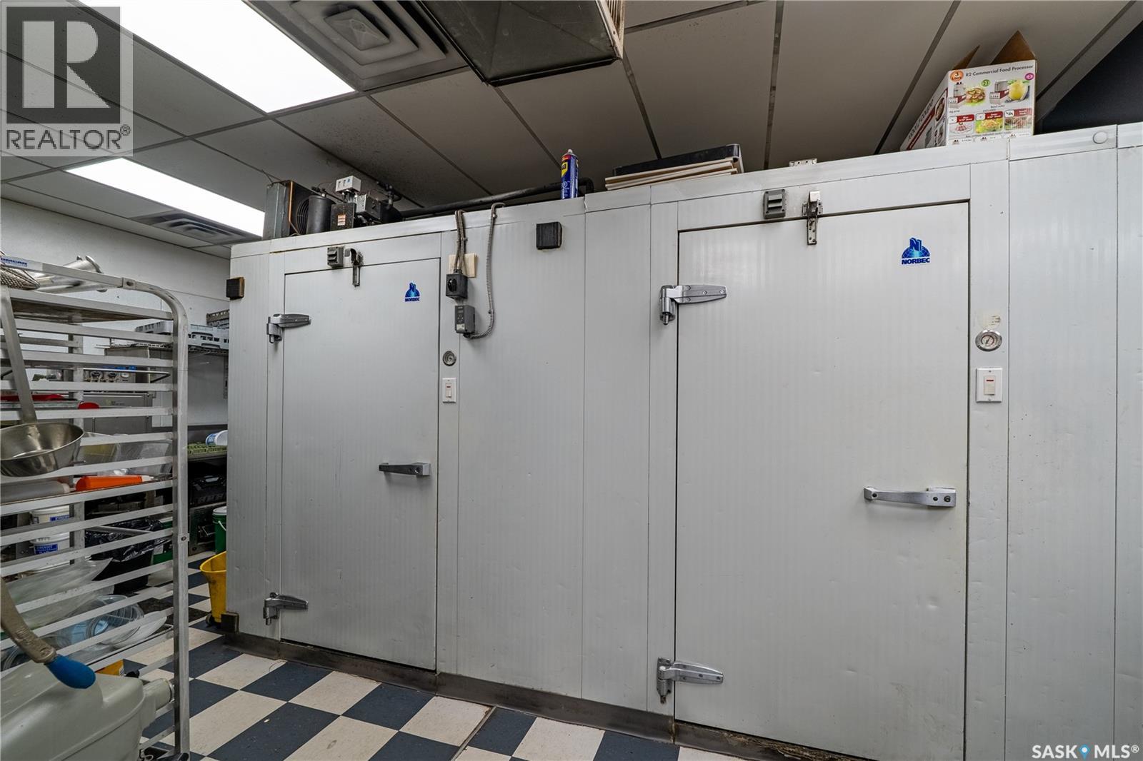 221 Victoria Avenue, Regina, Saskatchewan  S4N 0P4 - Photo 15 - SK025212