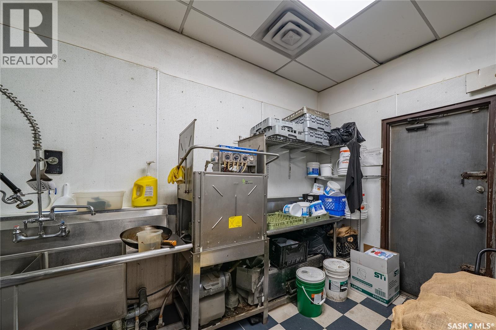 221 Victoria Avenue, Regina, Saskatchewan  S4N 0P4 - Photo 17 - SK025212