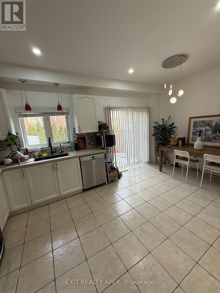 78 Fandago Drive, Brampton, Ontario  L6X 0R4 - Photo 9 - W12606088