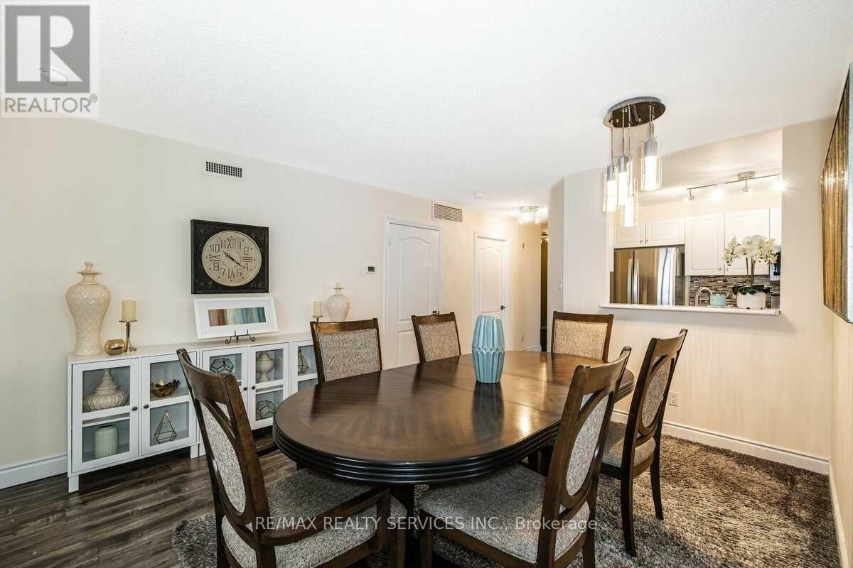 508 - 10 Dayspring Circle, Brampton, Ontario  L6P 1B9 - Photo 8 - W12606102