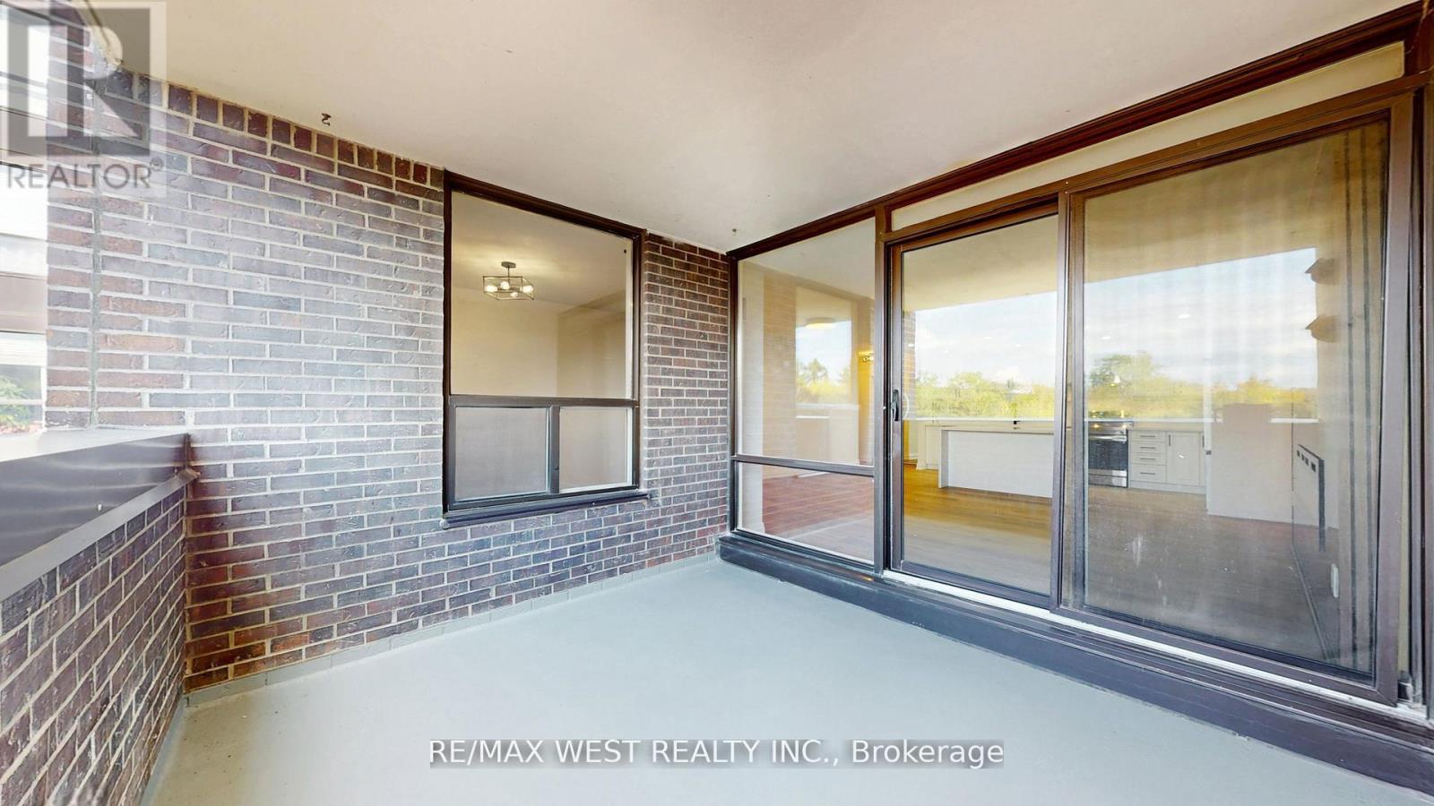 404 - 1535 Lakeshore Road E, Mississauga, Ontario  L5E 3E2 - Photo 30 - W12606108