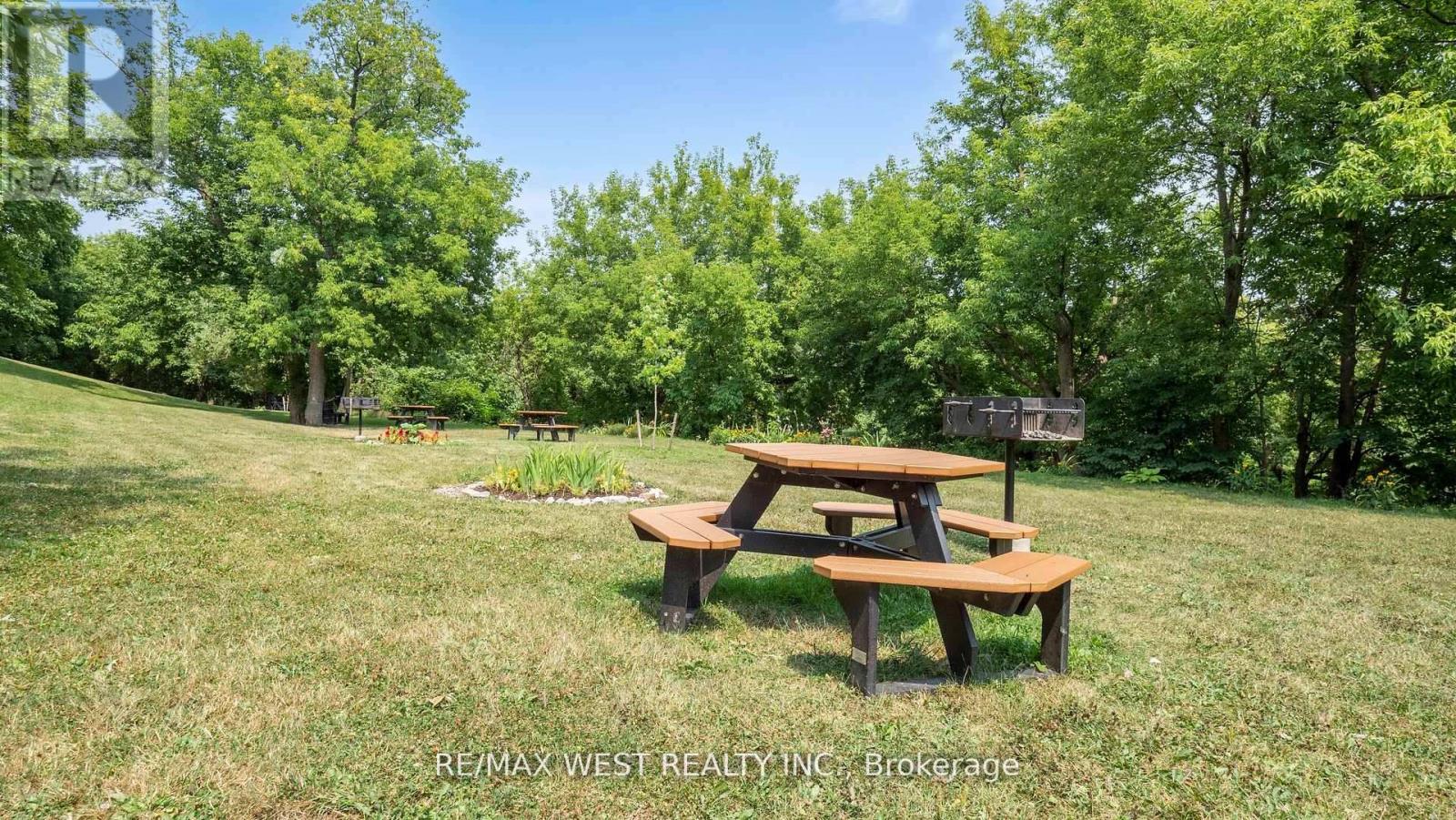 404 - 1535 Lakeshore Road E, Mississauga, Ontario  L5E 3E2 - Photo 33 - W12606108