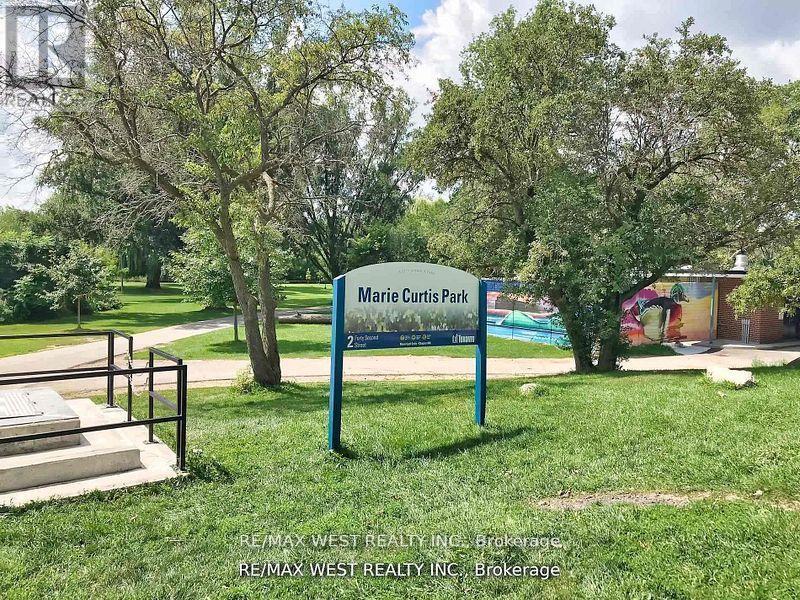 404 - 1535 Lakeshore Road E, Mississauga, Ontario  L5E 3E2 - Photo 37 - W12606108