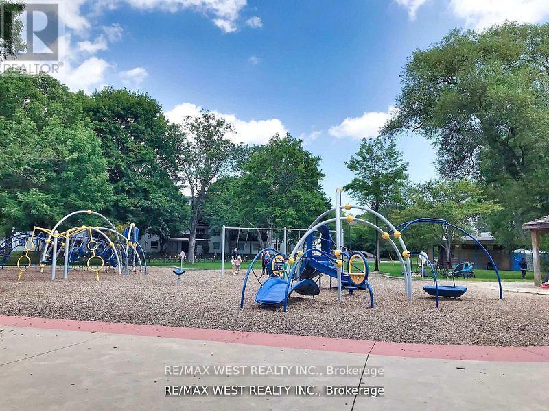 404 - 1535 Lakeshore Road E, Mississauga, Ontario  L5E 3E2 - Photo 40 - W12606108