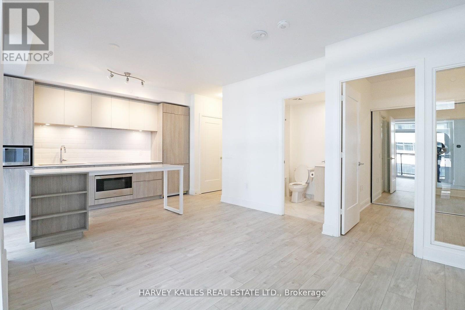 706 - 65 Annie Craig Drive, Toronto, Ontario  M8V 0G3 - Photo 8 - W12606126