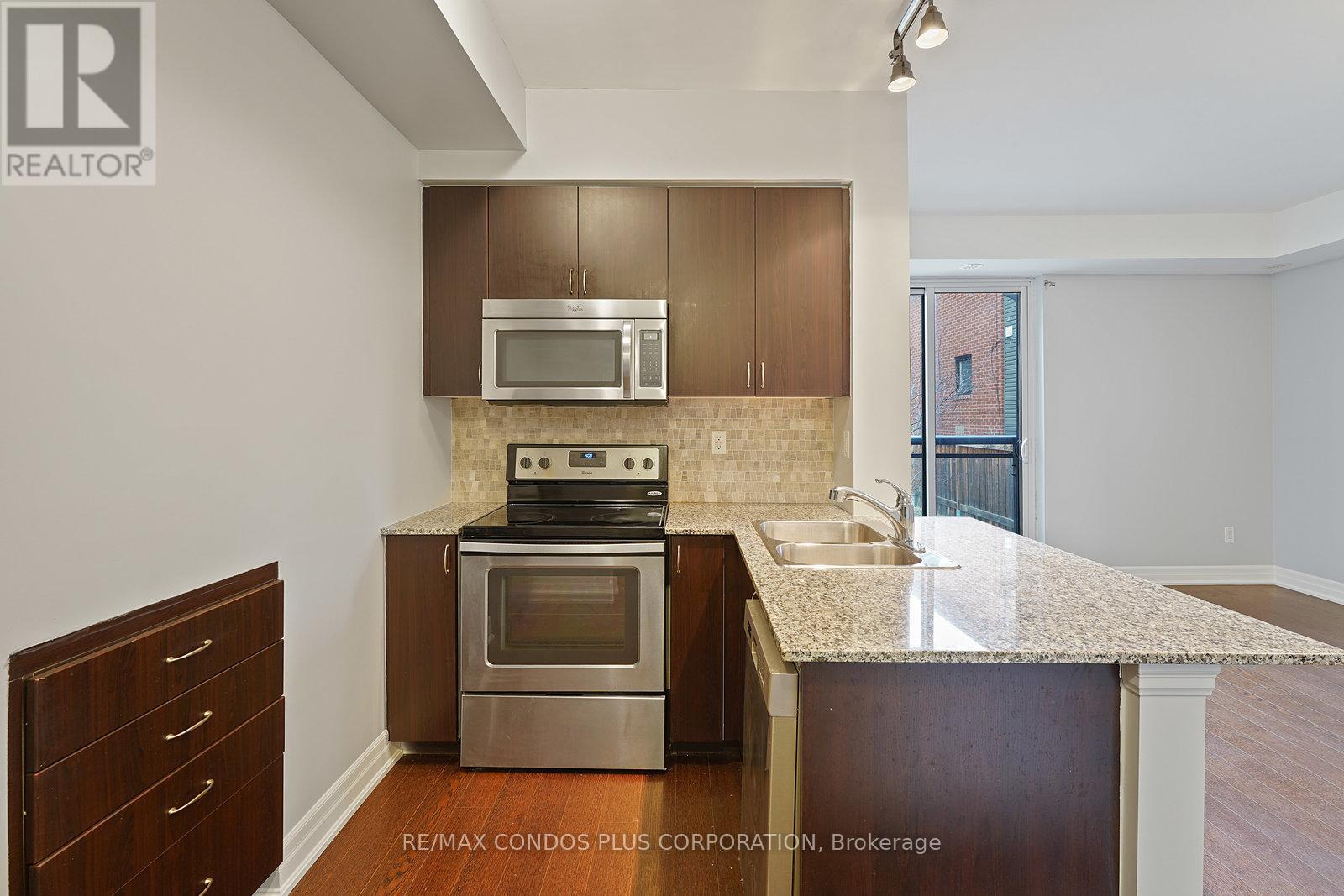 402 - 5 Sousa Mendes Street, Toronto, Ontario M6P 0A8 - Photo 10 - W12606144