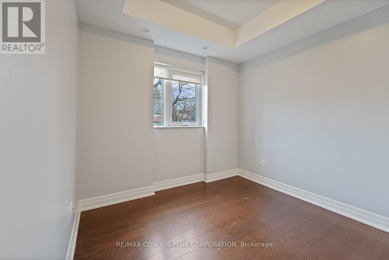 402 - 5 Sousa Mendes Street, Toronto, Ontario M6P 0A8 - Photo 11 - W12606144