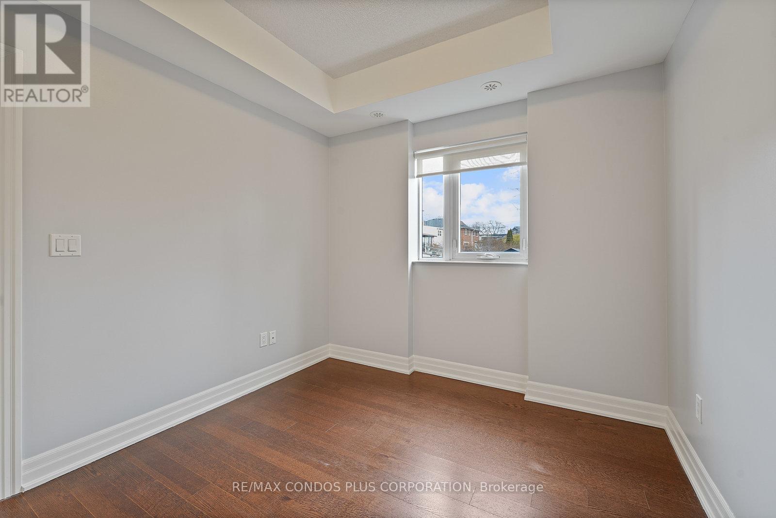 402 - 5 Sousa Mendes Street, Toronto, Ontario M6P 0A8 - Photo 12 - W12606144