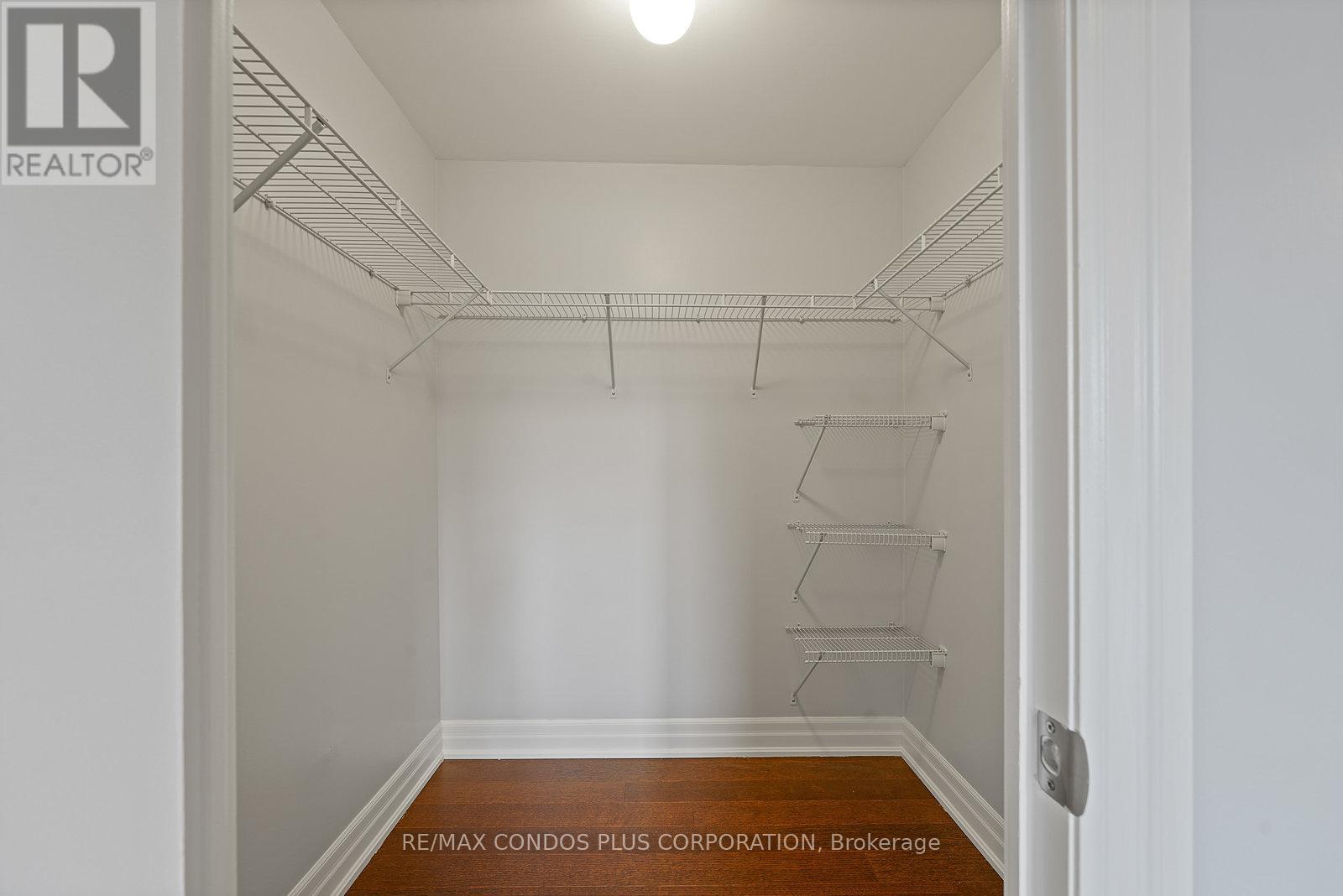 402 - 5 Sousa Mendes Street, Toronto, Ontario M6P 0A8 - Photo 14 - W12606144