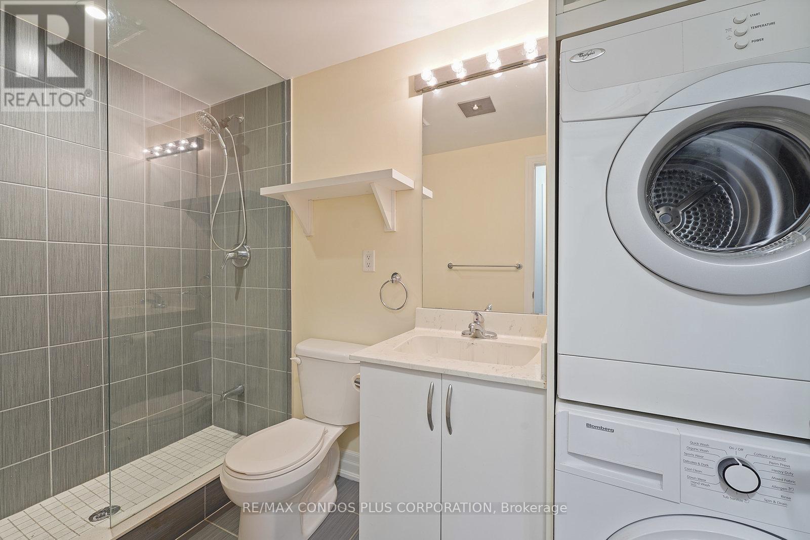 402 - 5 Sousa Mendes Street, Toronto, Ontario M6P 0A8 - Photo 15 - W12606144