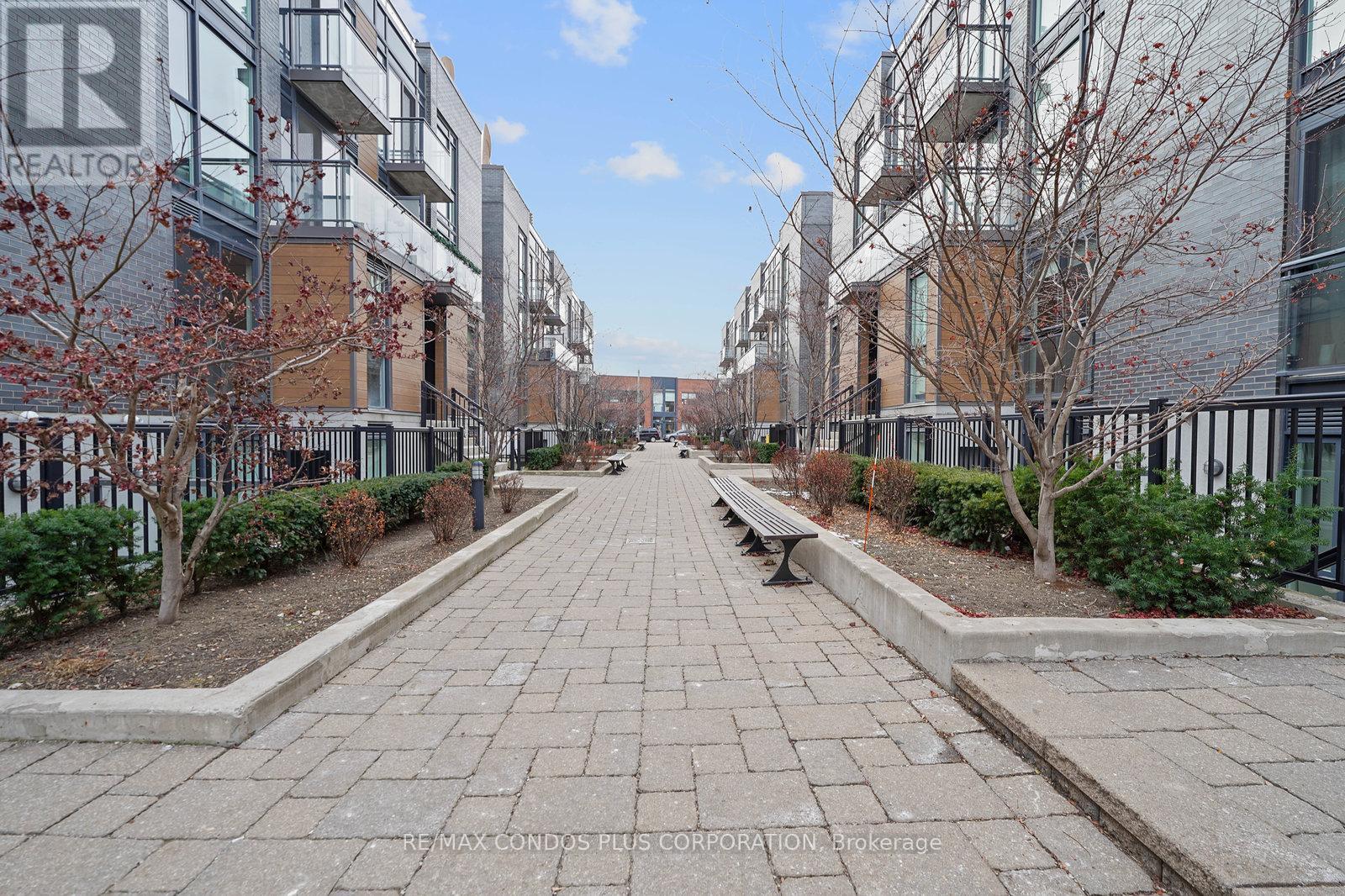 402 - 5 Sousa Mendes Street, Toronto, Ontario M6P 0A8 - Photo 20 - W12606144