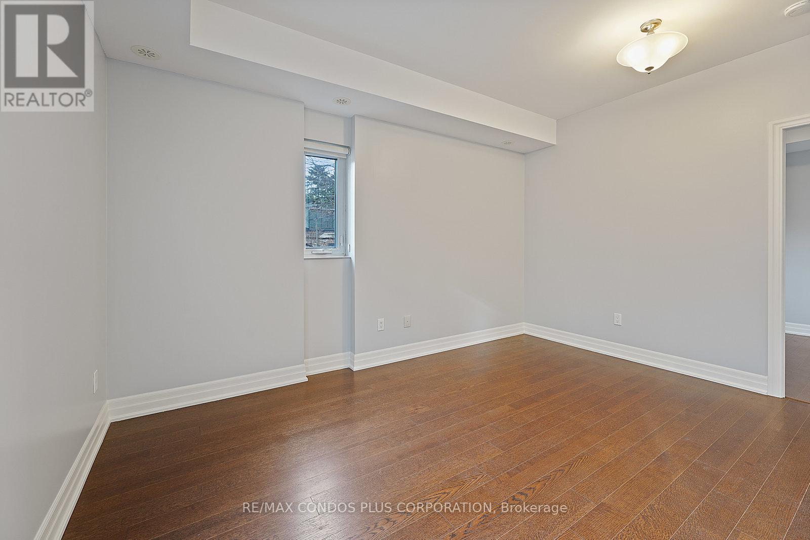 402 - 5 Sousa Mendes Street, Toronto, Ontario M6P 0A8 - Photo 7 - W12606144