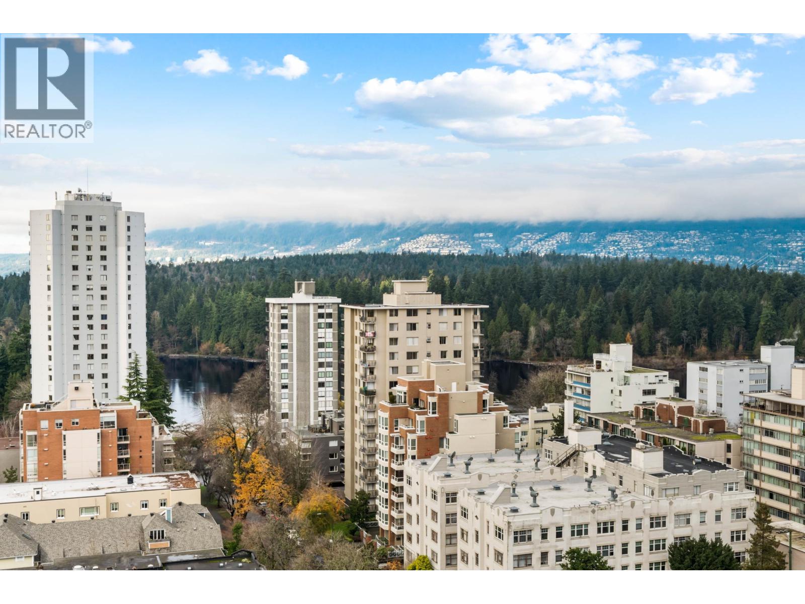 2004 1816 Haro Street, Vancouver, British Columbia  V6G 2Y7 - Photo 2 - R3072456