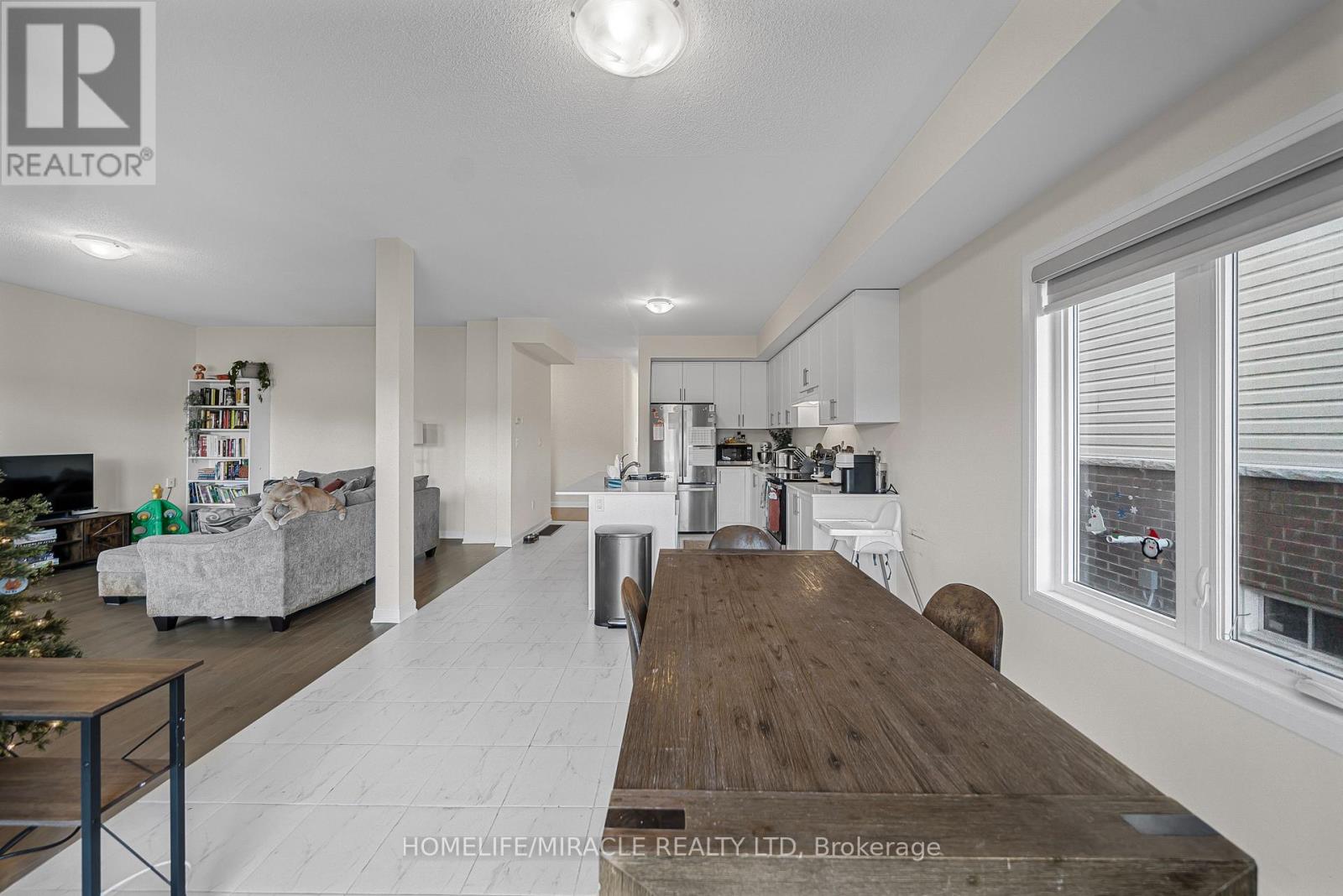 76 Oakmont Drive, Loyalist, Ontario  K0H 1G0 - Photo 17 - X12606068