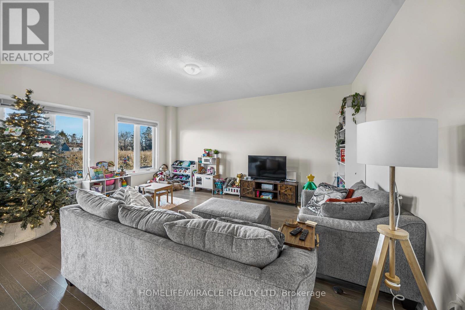 76 Oakmont Drive, Loyalist, Ontario  K0H 1G0 - Photo 22 - X12606068