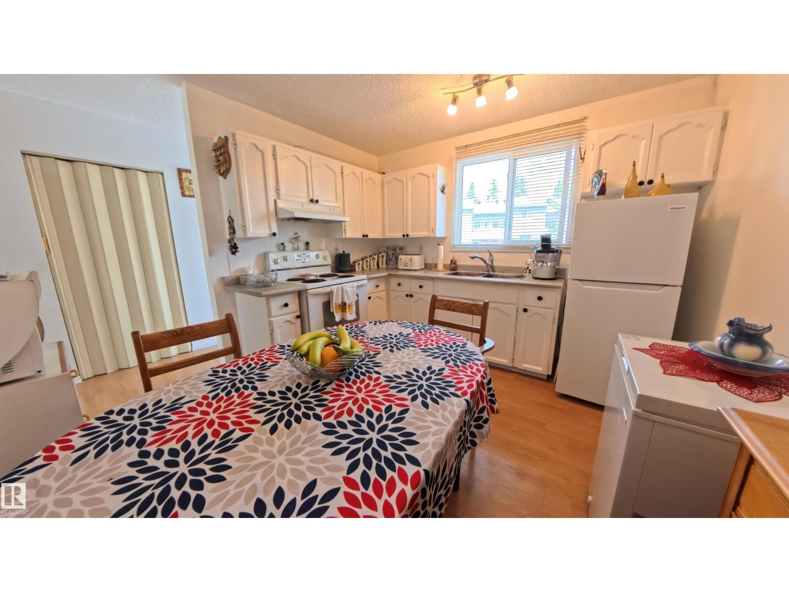 3122 142 Av Nw, Edmonton, Alberta  T5Y 1H2 - Photo 5 - E4467565