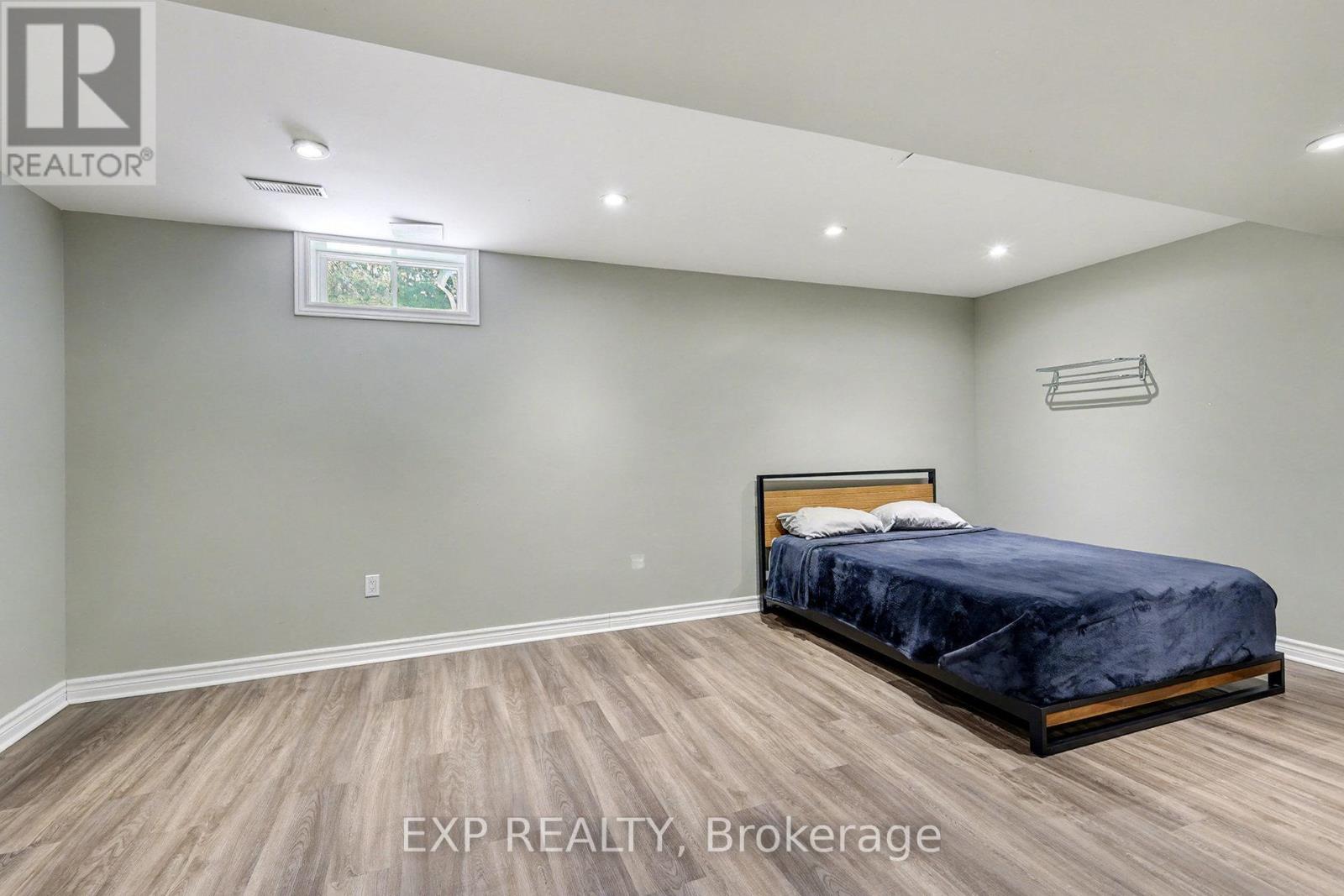 26 Thresher Avenue, Ottawa, Ontario  K2S 1X8 - Photo 16 - X12606212