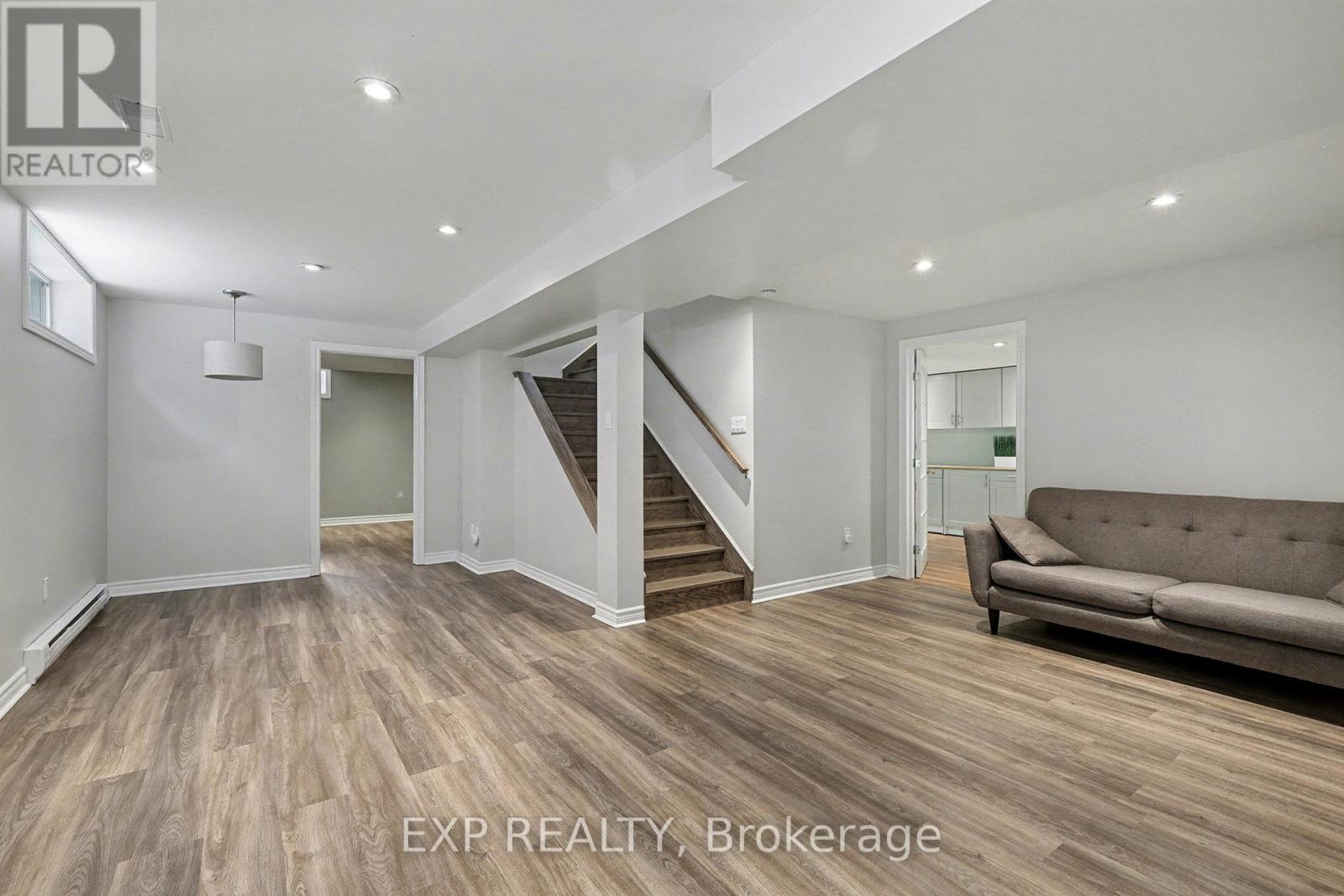 26 Thresher Avenue, Ottawa, Ontario  K2S 1X8 - Photo 18 - X12606212